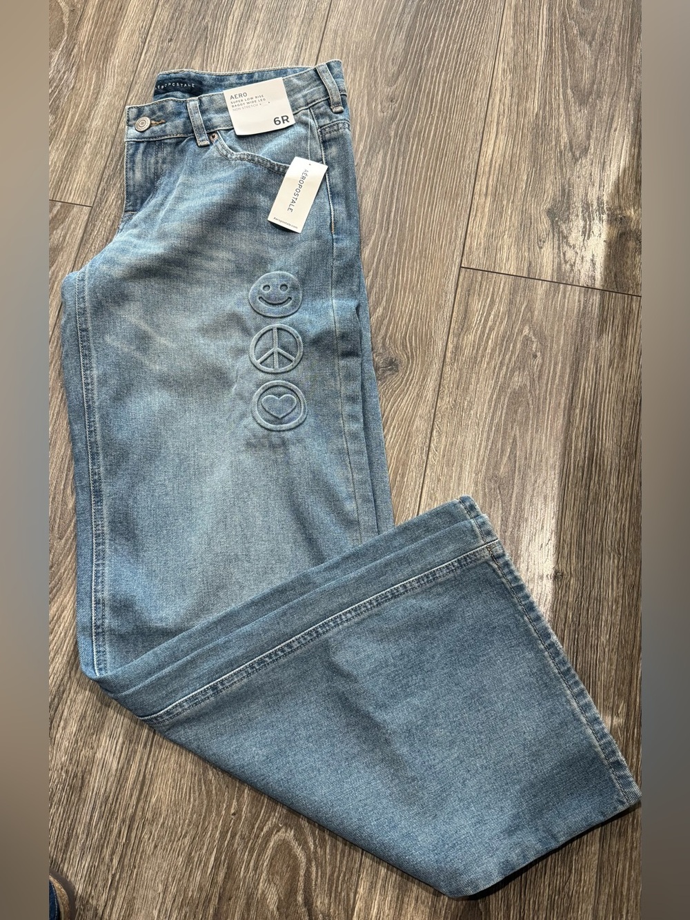 NWT Aeropostale Light Blue Straight Leg Jeans with Embroidered Smile-Peace-Heart